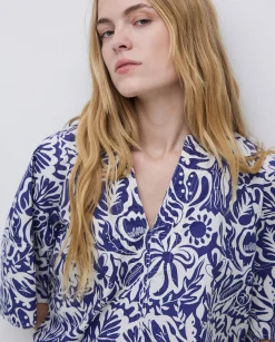 YERSE Blusa cuello tunecino floral azul índigo Online