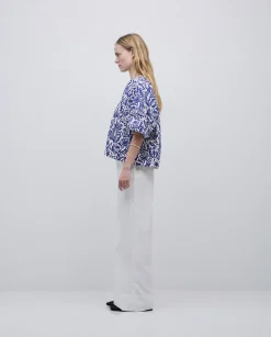 YERSE Blusa cuello tunecino floral azul índigo Online