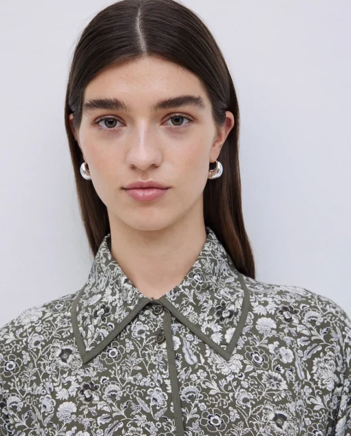 YERSE Camisa fluida floral caqui Clearance