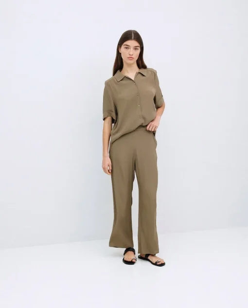 YERSE Pantalones cropped caqui New
