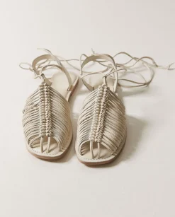 YERSE Sandalias planas handmade blanco roto Discount