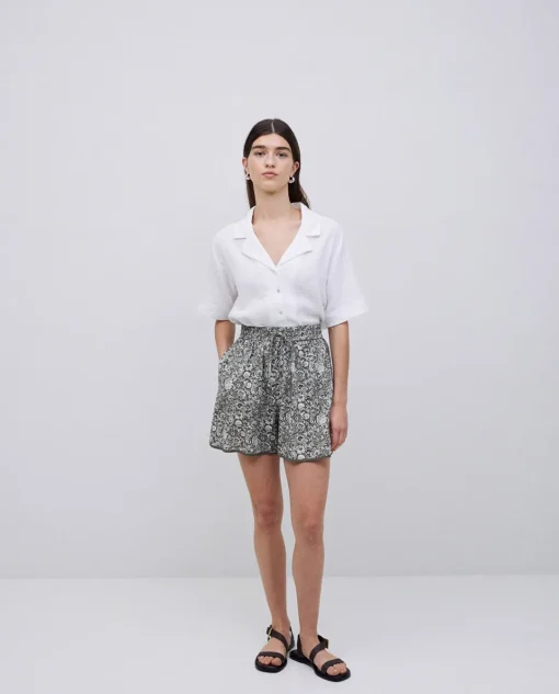 YERSE Shorts fluidos floral caqui Sale