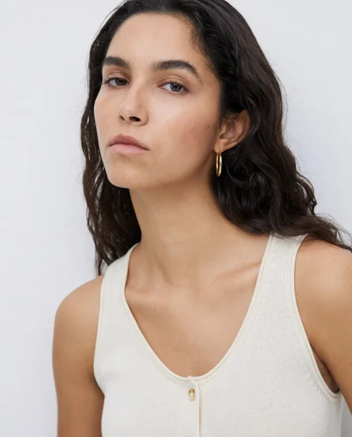 YERSE Top botones escote redondo beige Hot