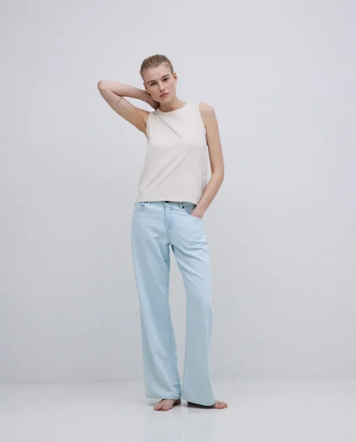 YERSE Top básico escote redondo beige Hot