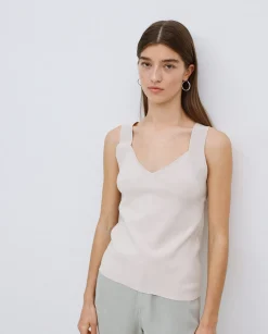 YERSE Top escote pico tirantes anchos beige New