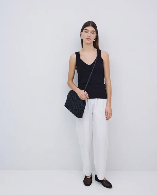 YERSE Top escote pico tirantes anchos negro Discount