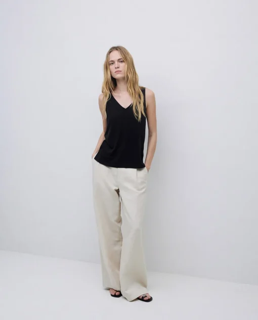 YERSE Top pico modal negro Sale