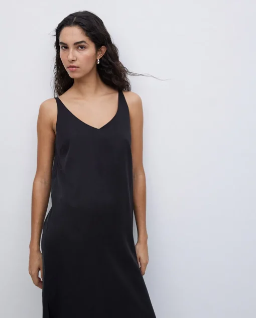 YERSE Vestido tencel pico negro Sale