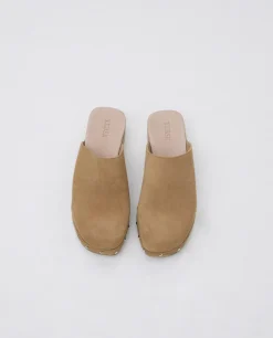 YERSE Zuecos tachuelas beige oscuro Hot